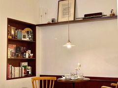 -Café Monson