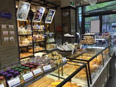 面包甜点陈列柜-卡吉诺动物奶油生日蛋糕(东明路店)