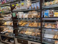 -绿叶子超市(公园大道店)