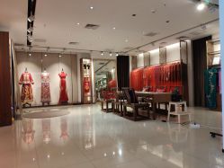 点击看大图 -藤薰定制中式嫁衣礼服旗袍店