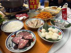 -刘姐啤酒鱼民族演艺餐厅(西街总店)