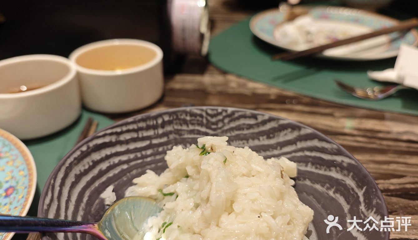 699的牦牛套餐虽然只是两人餐，但是我们三个人去都够了