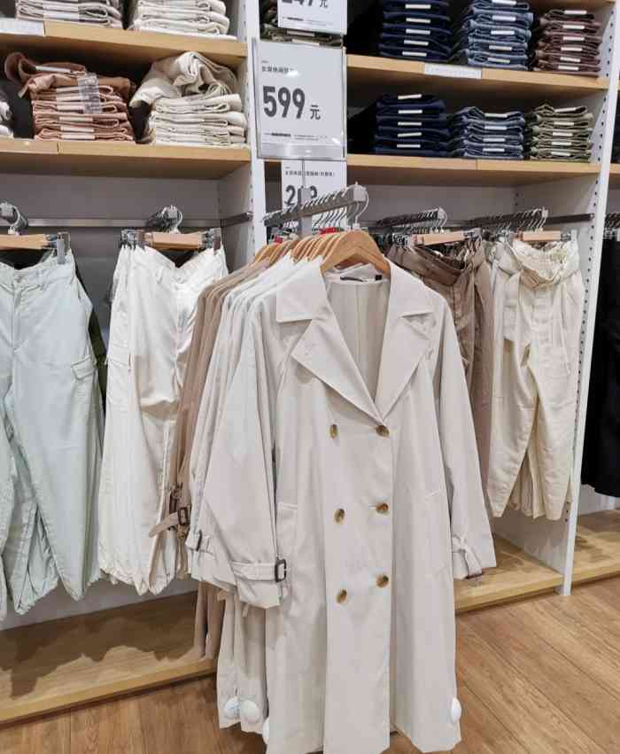 优衣库(广州金沙洲永旺梦乐城店)-"今天特意去优衣库看看,发现有打折