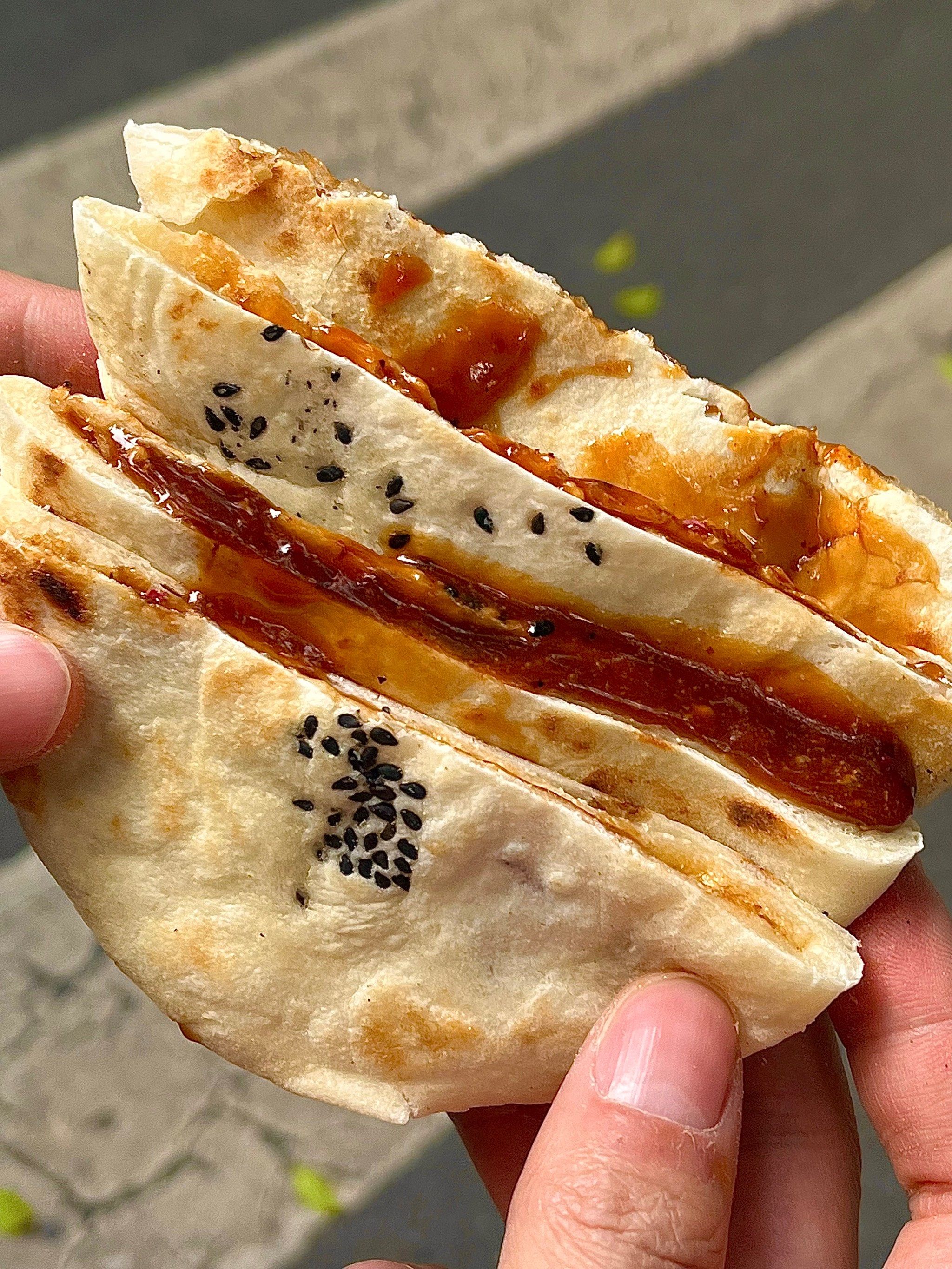 乐山zui 好吃的爆浆玫瑰红糖饼🍪5r一个💰