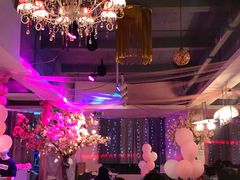 -樱花里音乐餐吧·牛扒椰子鸡(东圃店)