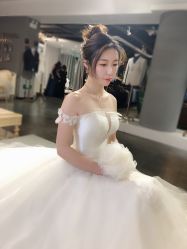 -艾米丽婚纱礼服