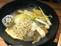 -万记麻辣烫国展总店