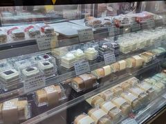 -红宝石·鲜奶小方·海派西点房(莘庄龙之梦店)