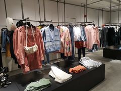 -URBAN REVIVO(欢乐海岸购物中心店)