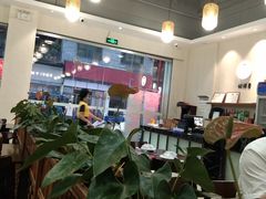 大堂-胡须哥网红竹筒菜