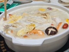 -三人行骨头王火锅(长寿店)