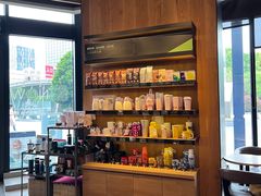 -星巴克臻选(莘庄仲盛店)