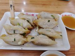 牛肉鍋貼-小姜锅贴(凤凰街店)