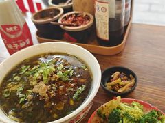 -矮子粉店1985·长沙米粉(湘春路店)