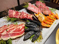 -山川小町·极番烧肉(新地假日广场店)