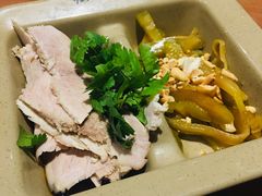 -亮亮面馆(经六路店)