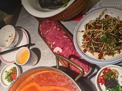 -野山舂·贵州现舂酸汤牛肉(民生路店)