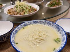 -雪琴面馆富安特色鱼汤面(城中花园店)