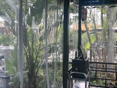 -茅草房·河畔园林火锅