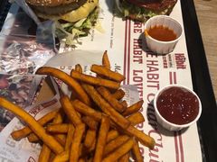 -The Habit Burger Grill 哈比特汉堡(复兴soho店)