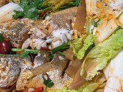 -木火铁锅炖鱼村(西落凤街店)