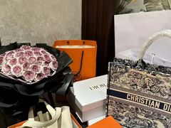 -聚云奢二手奢侈品黄金手表包包回收·中古店(三里屯总店)