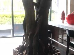 -上海虹桥西郊假日酒店
