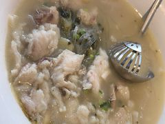 -严记小天府酸菜鱼(西四路店)