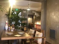 -HIGH FIVE哈福手工汉堡(桂林路店)