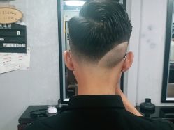 -乾健·烫染·接发SALON
