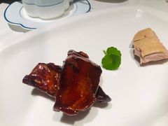 盐水鸭拼熏鲳鱼-民国红公馆·秦淮八艳(夫子庙店)