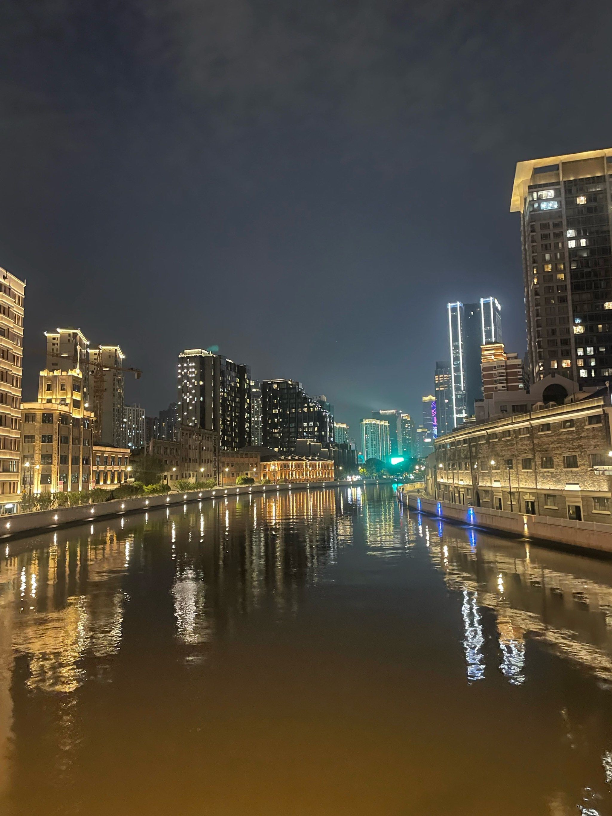 城市漫游计划-苏州河,一不小心路过了第一百货,被一群漂亮的小姐姐