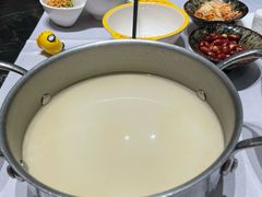 -红鼎豆捞·非遗鲍皇汤火锅(宝丰路店)