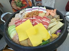 -豚妈妈汤饭·部队锅(南京东路店)