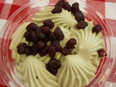 抹茶掼奶油-红宝石·鲜奶小方·海派西点房(南丹店)