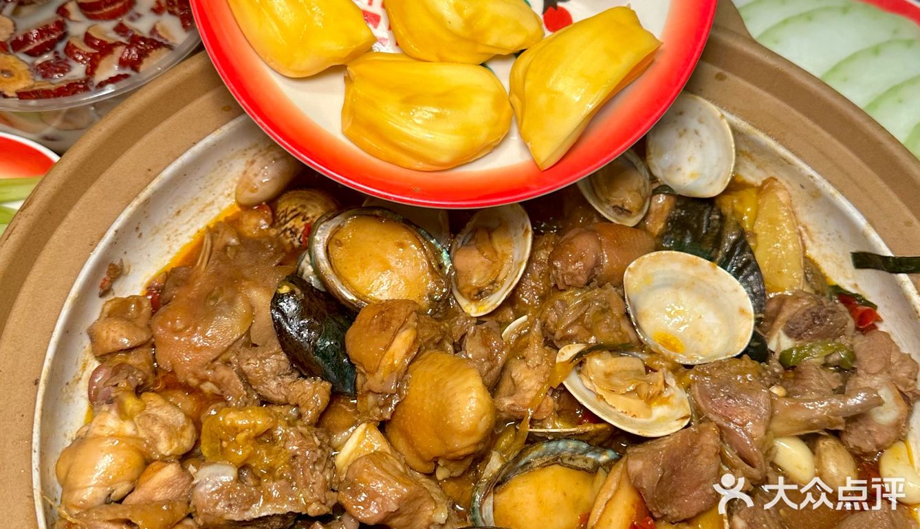 
柳州真的好超前啊🥹🥹菠萝蜜鸡煲！！