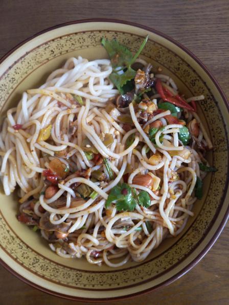 龙津食府-"他们家的鸭肠拌粉真心不错,我连吃了几餐了.