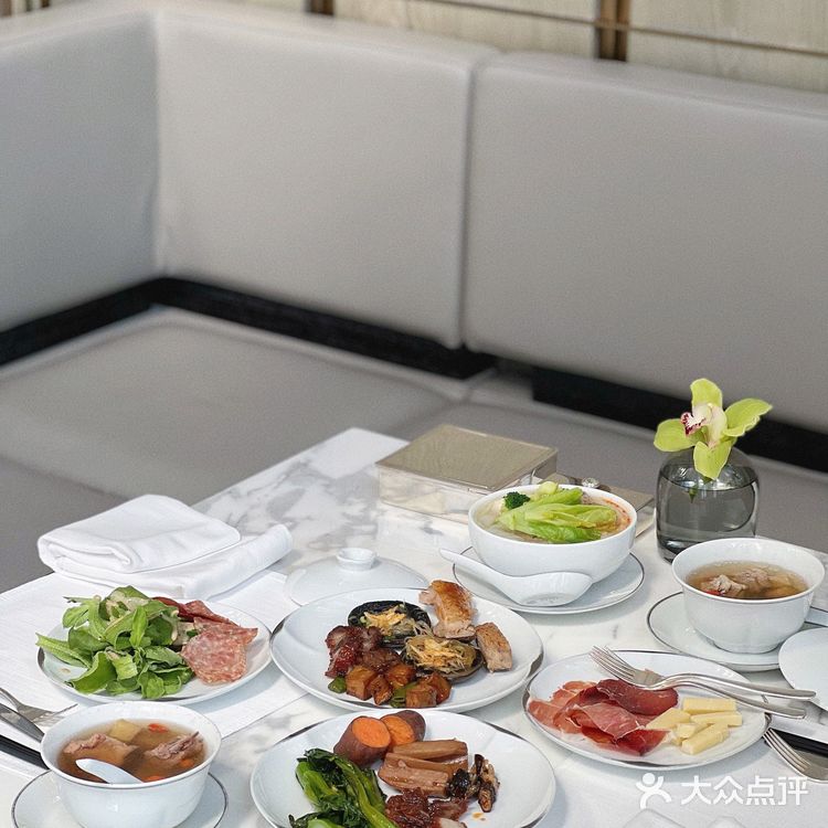 深圳|118层云端自助午餐☁️