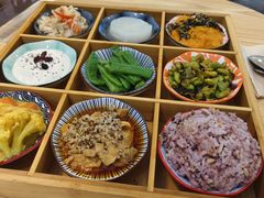 九宫格（盲盒）-轻蔬不用等·素食(江苏路店)