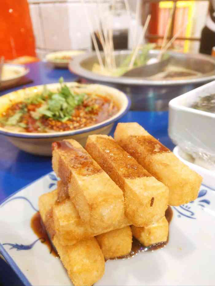 马路边边串串香(锦艺城c区店)