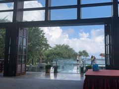-亚龙湾喜来登·美景台大堂吧