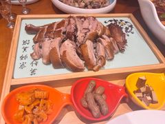 -有红鸡毛店·川菜(建设路店)