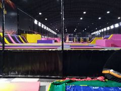 -嘿哟动霸CHUA·新潮玩运动娱乐中心·蹦床滑冰团建乐园