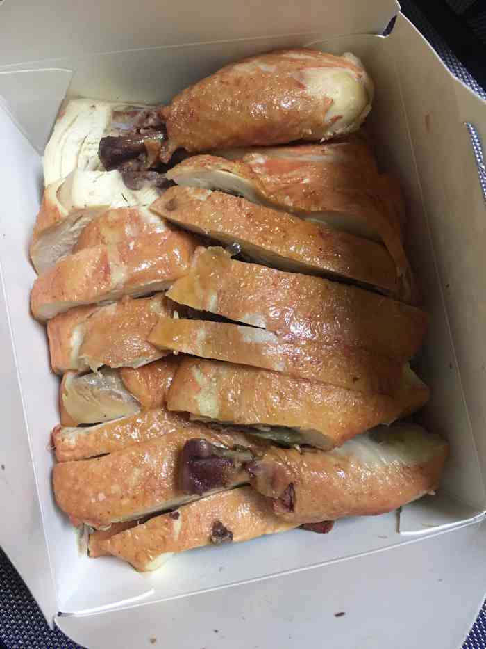 阿满卤香鸡(新街口印象汇店)-"阿满卤香鸡,南京一家小有名气的卤味