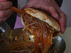 锅盔夹凉粉-张婆婆香酥锅盔(平福路店)