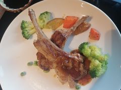 -唐拉雅秀酒店-西锦汇空中BBQ·思创餐厅
