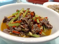 小炒黄牛肉-老萍巷莲花血鸭·萍乡地标江西菜(步行街店)