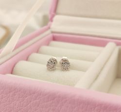 -威德钻石-克拉钻大本营(南京东路店)