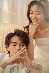 -雪中彩影婚纱摄影·微光艺术中心