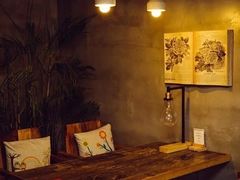 -HIGH FIVE哈福手工汉堡(桂林路店)